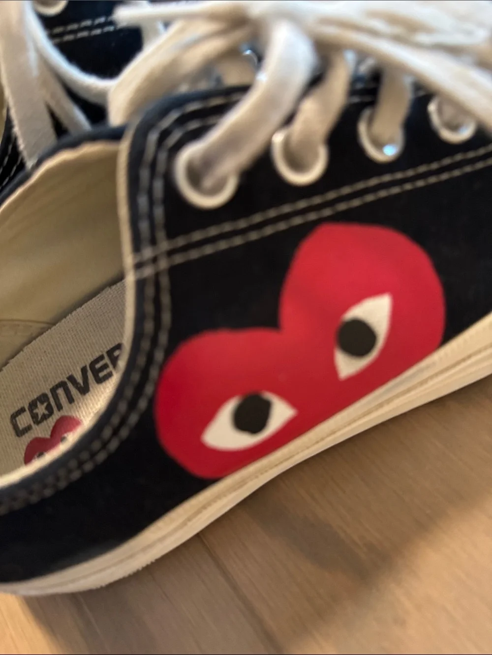 Comme des Garçons PLAY x Converse Black Low-Top Sneakers‎ with Red Heart